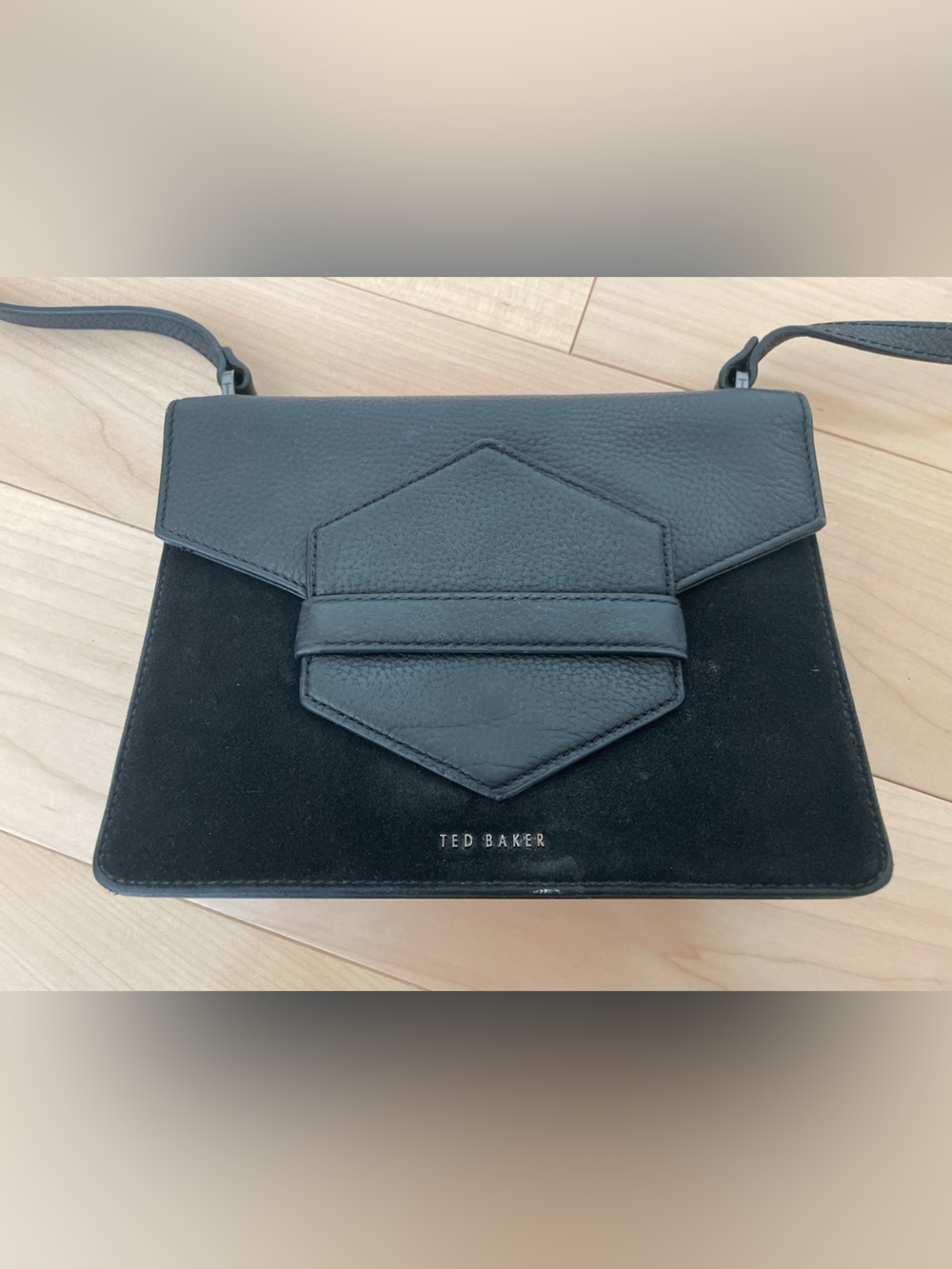 Ted Baker Black Leather & Suede Flap Crossbody Bag – Convertible Shoulder Bag wi